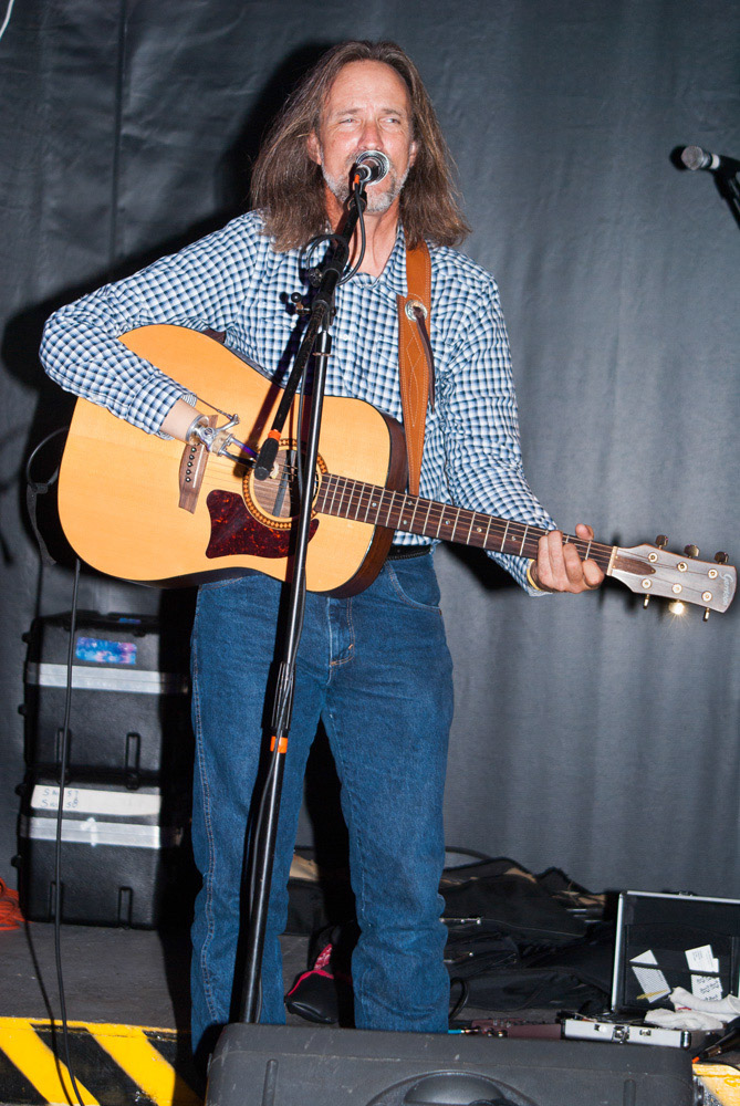 %_tempFileNamePeacePalooza-2011-069%